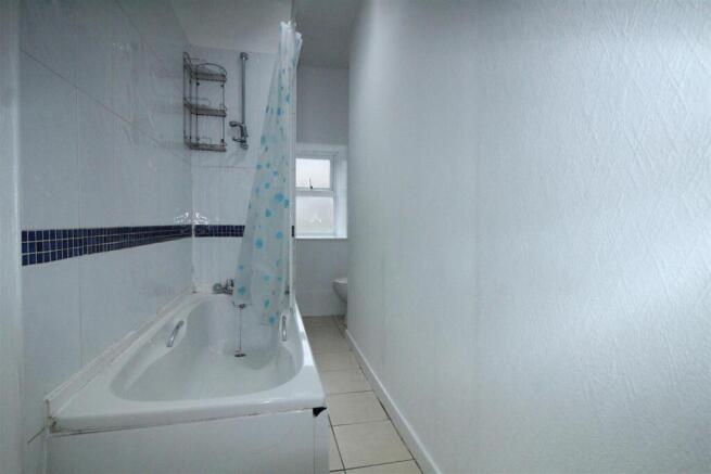 3 bed Terraced for sale Image 9
