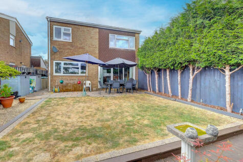 Nightingale Close, Hazlemere, High Wycombe, Buckinghamshire, HP15