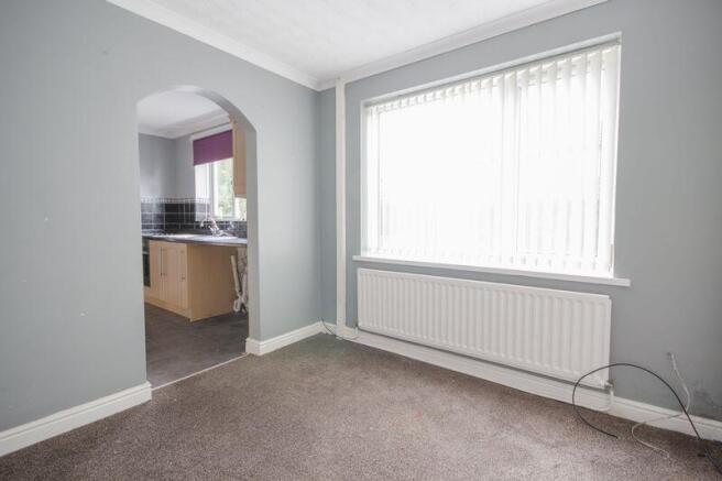 3 bed Semi-Detached to rent Image 5