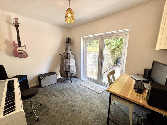 2 bed Semi-Detached Bungalow for sale Image 7