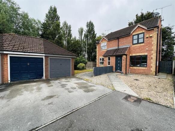 2 bed Semi-Detached for sale Image 12