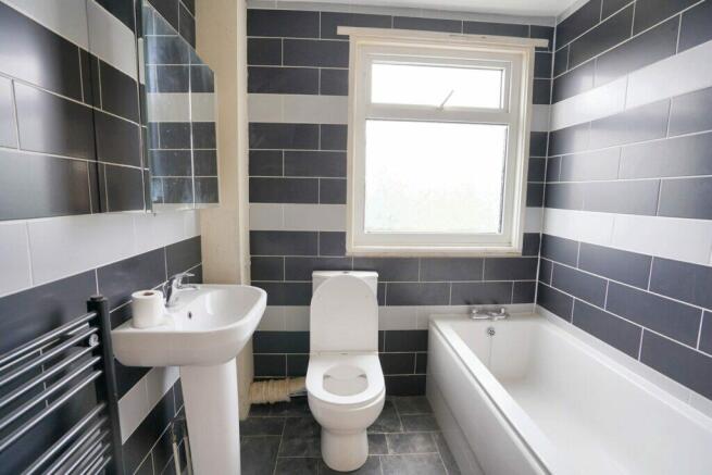 Bathroom - Eastway, Eastfield, Scarborough YO11 3QX