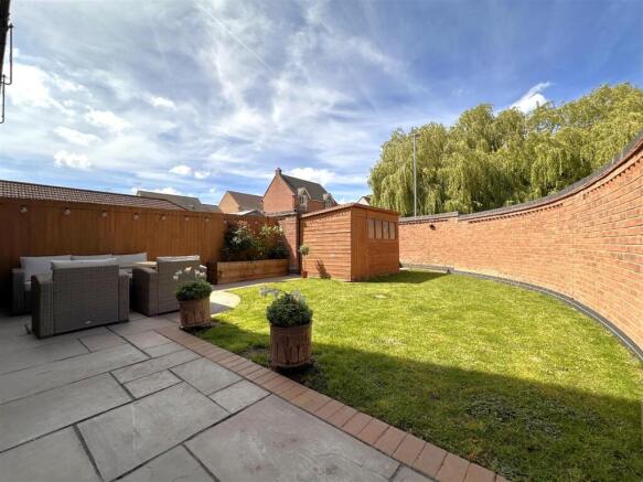 Lovely Walled Garden 790