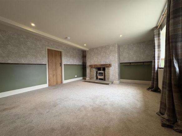 1 bed Semi-Detached to rent Image 4