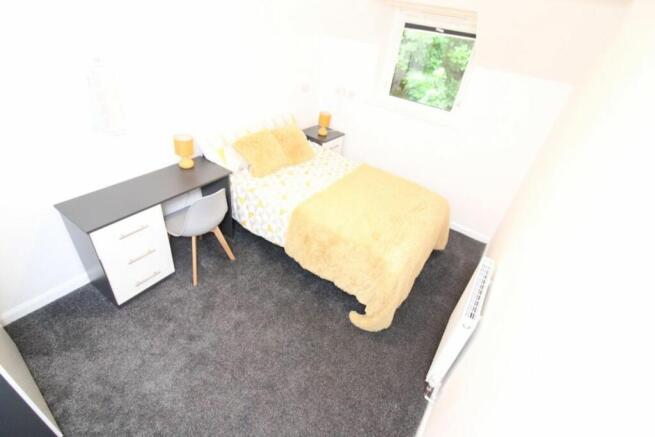 4 bed House Share to rent Image 10