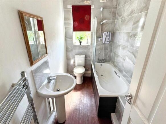 3 bed Terraced for sale Image 11