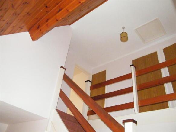 FIRST FLOOR LANDING