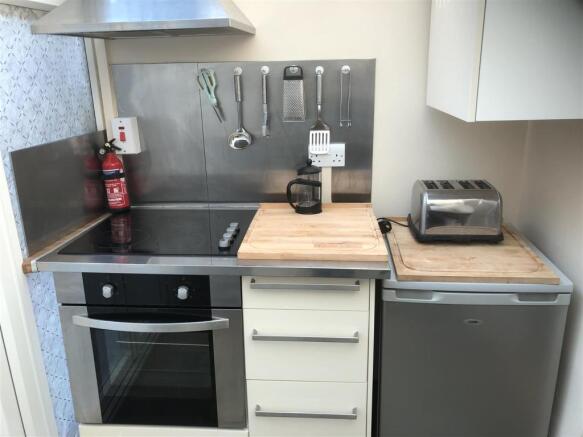 kitchen 2.jpg