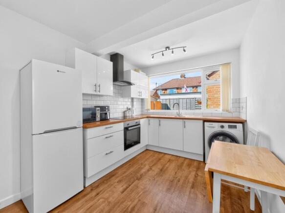 2 bed Semi-Detached Bungalow for sale Image 6