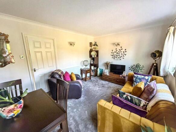 2 bed Terraced for sale Image 3