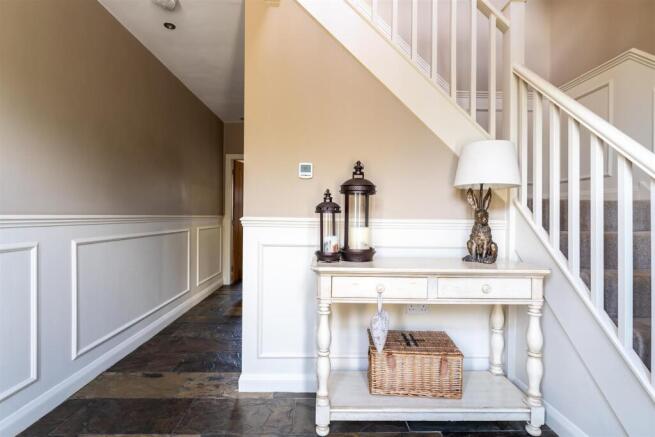 4 bed Detached for sale Image 4
