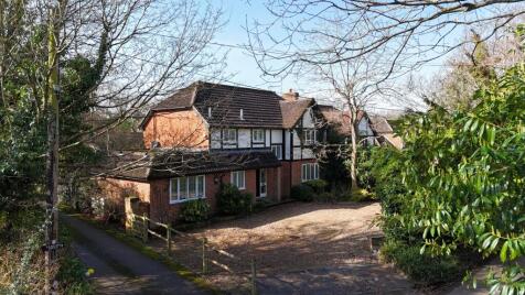 Harriotts Lane, Ashtead, KT21
