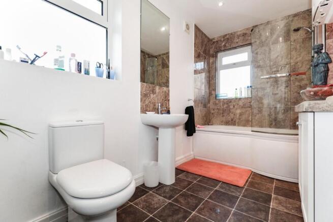 4 bed Detached Bungalow for sale Image 10