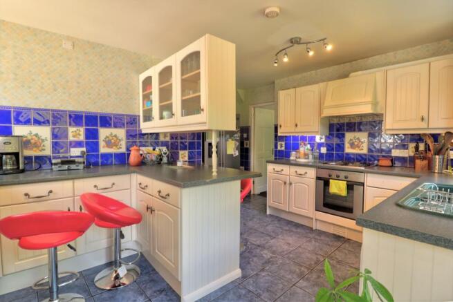 kitchen 2.jpg