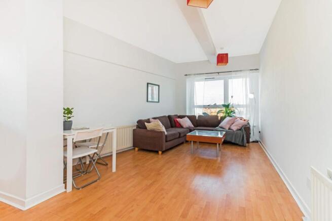 Kitchen / Lounge