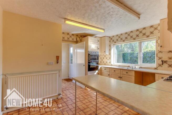 KITCHEN: