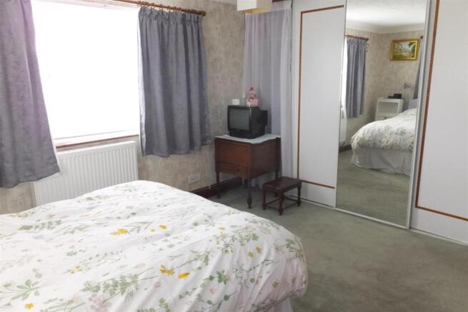 Bed 1.JPG