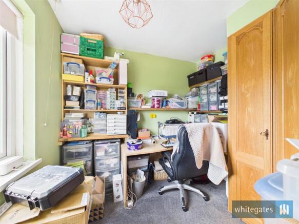 5 bed Semi-Detached for sale Image 11