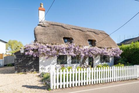 Station Road, Bentley, Farnham, GU10