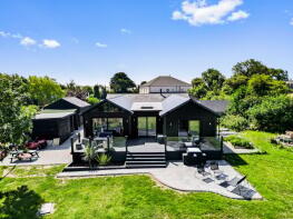 Bovine Lodge, Westcliffe Lodge, Dover Road, Westcliffe CT15 6EN