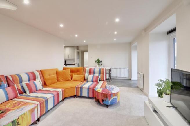 1 bed Flat for sale Image 11