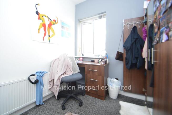 6 bed Terraced to rent Image 8