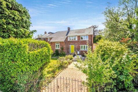 Harlow Oval, Harrogate , Harrogate, North Yorkshire, HG2 0DS