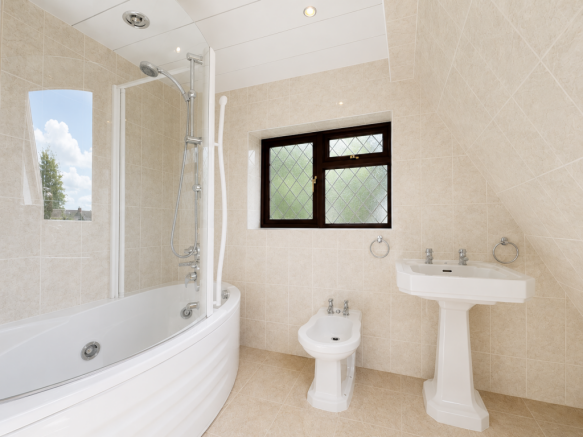 3 bed Detached for sale Image 9