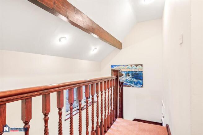 Landing to Staircase