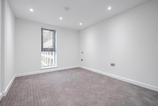 2 bed Flat to rent Image 10