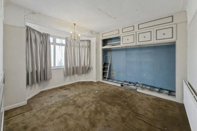 90 Ashurst Drive, Gants Hill, Ilford IG2 6SB