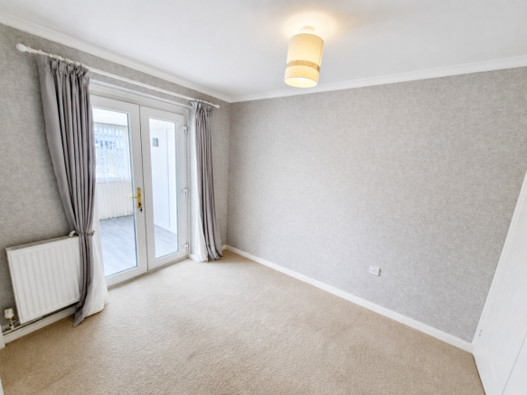 2 bed Semi-Detached Bungalow for sale Image 6