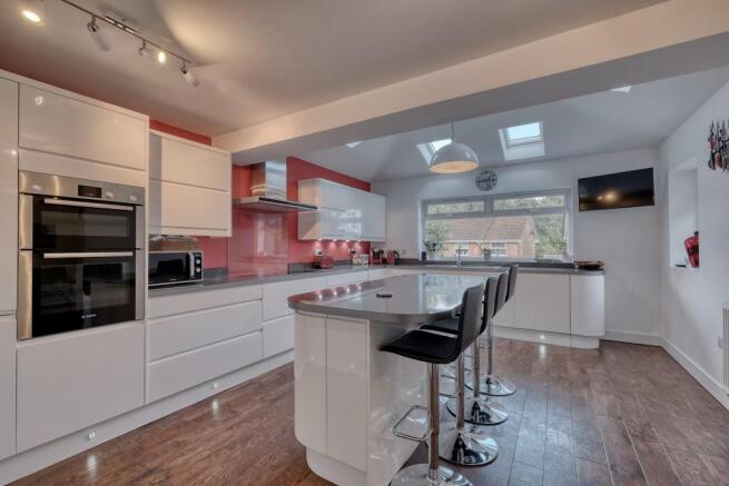 Kitchen / Family ...
