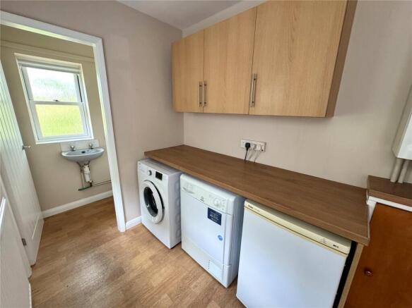 2 bed End of Terrace to rent Image 4