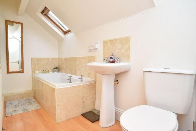 3 bed Terraced for sale Image 7