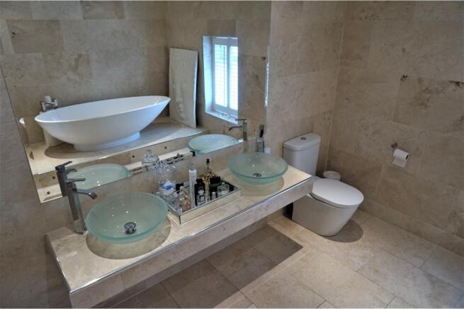 Master En-suite