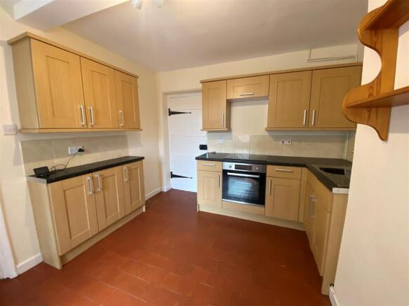 Kitchen 3.jpg