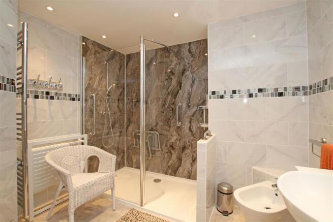 12BC - Shower room 2.jpg