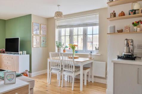 Oakford Court, Henley-on-thames, RG9