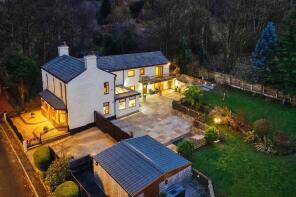 222, Mottram Old Road, Hyde SK14 3BA