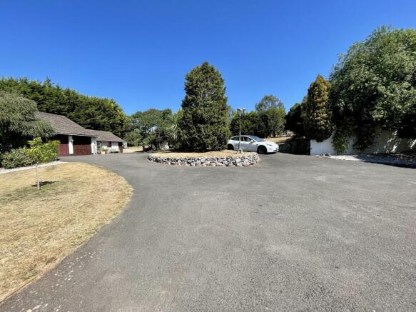 Driveway, Garaging & Stables