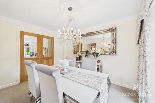 4 bed Detached for sale Image 9