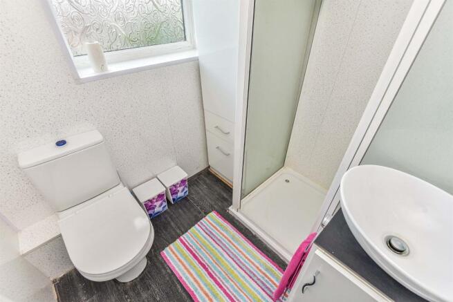 Shower Room: