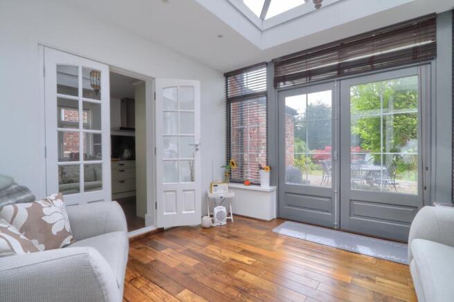 4 bed Semi-Detached for sale Image 8