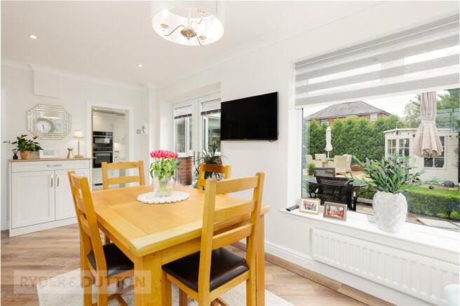 4 bed Semi-Detached for sale Image 9