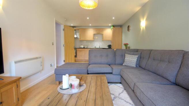 OPEN PLAN KITCHEN / LIVING ROOM