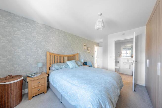 4 bed Detached for sale Image 8
