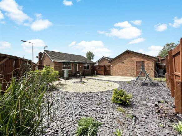 Well-Appointed Rear Aspect & Garden 562