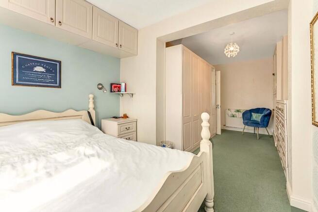 4 bed Semi-Detached for sale Image 9