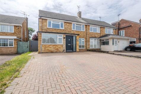 St Christophers Close, Dunstable, Bedfordshire, LU5